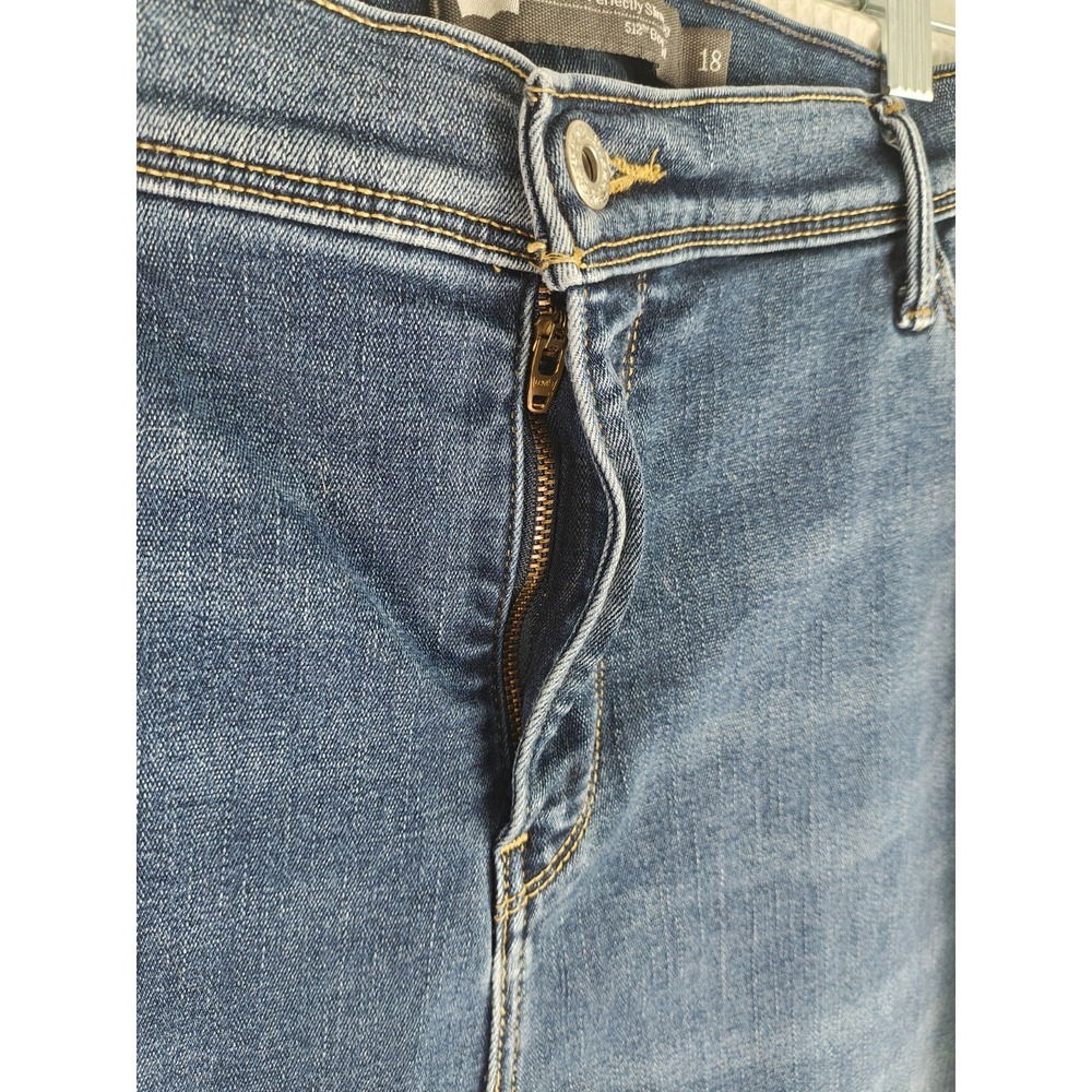 Levi's 512 Perfectly Slimming Bootcut Jeans Women's 18 Dark Wash Stretch Denim - Picture 7 of 16